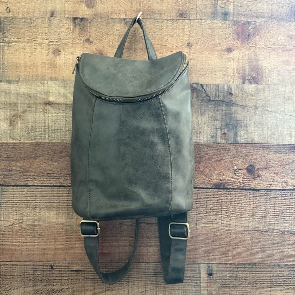 NWOT Joy Susan Vegan Leather Alyssa Distressed Backpack Bag